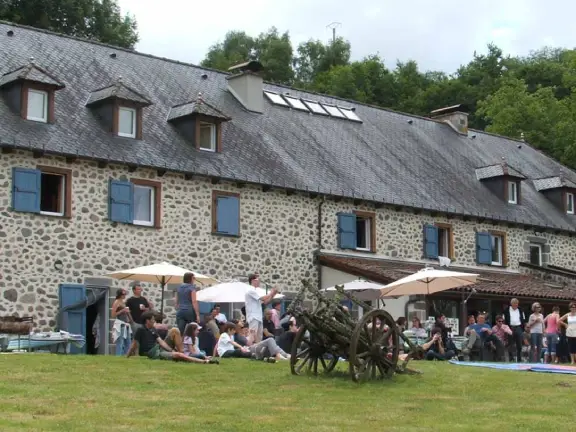 Grand Gite pour les groupes dans le Cantal